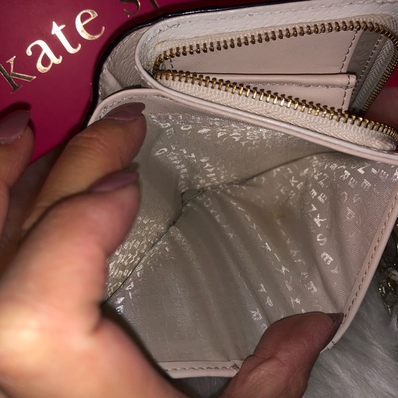 Kate Spade Wallet (Authentic) - Picture 6 of 8